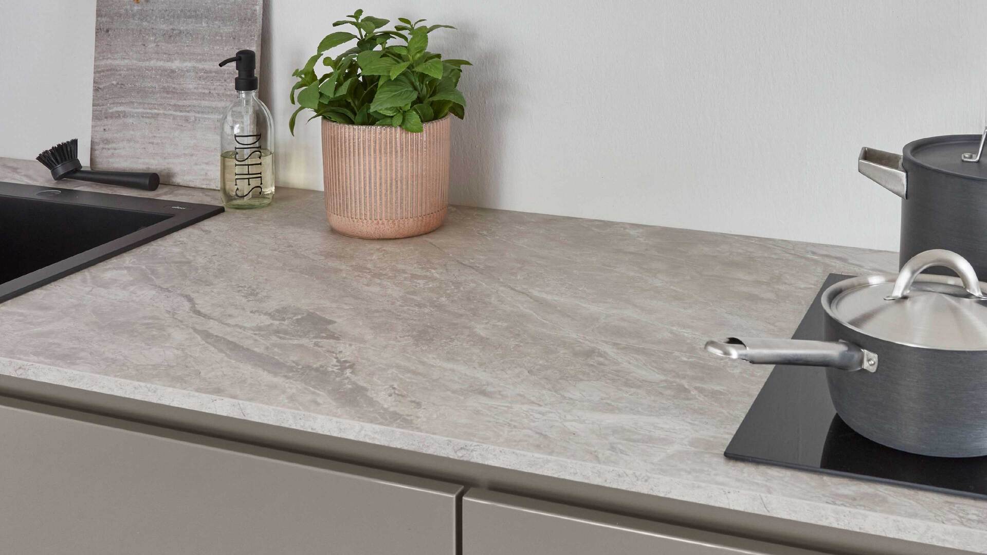nobilia® Einbauküche Novalux mit Hochglanzfronten und BORA Muldenlüfter
